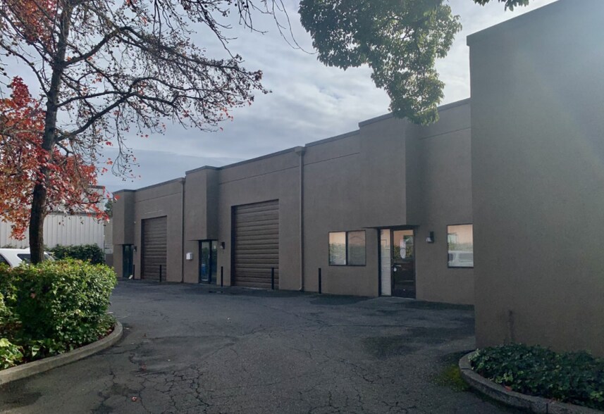 More Photos Of 3222 Airway Dr, Santa Rosa Light Manufacturing For Lease