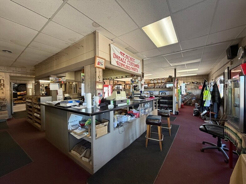 More Photos Of 5235 US-51 Hwy, Mercer General Retail For Sale