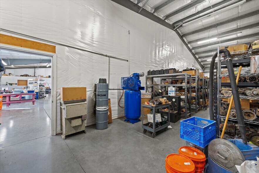 More Photos Of 720 E 3rd Ave, Moses Lake Manufacturing For Sale