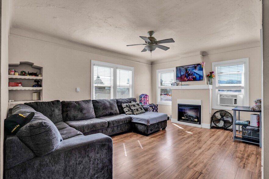 More Photos Of 25-45 W 10th St, Pittsburg Apartments For Sale