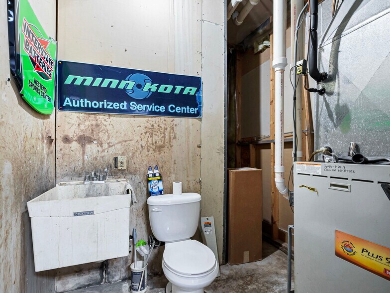 More Photos Of 2335 W Main St, Red Wing Auto Repair For Sale