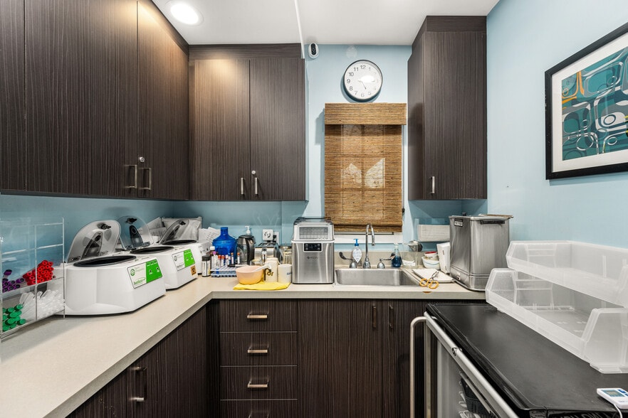 More Photos Of 615 E Chapman Ave, Orange Medical For Sale