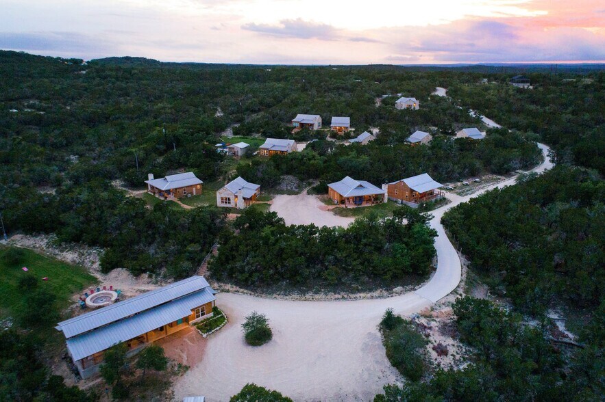 More Photos Of 7400 McGregor Ln, Dripping Springs Hotel For Sale
