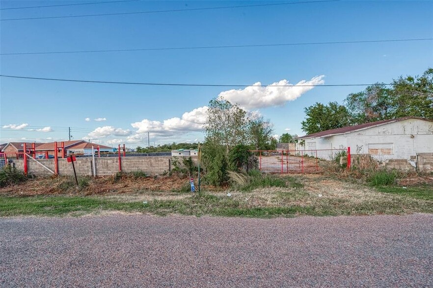 More Photos Of 117 County Road 227, East Bernard Land For Sale