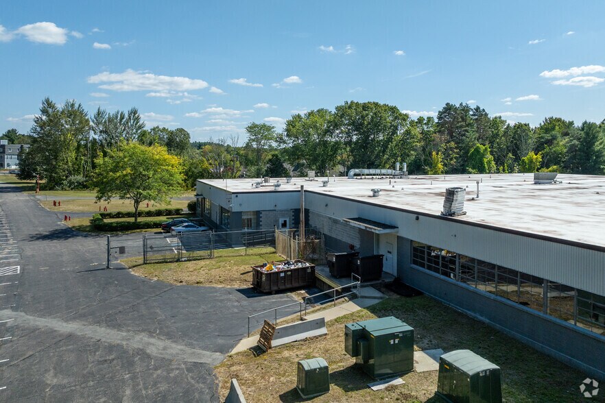 More Photos Of 1073 Main St, Millis-Clicquot Warehouse For Lease