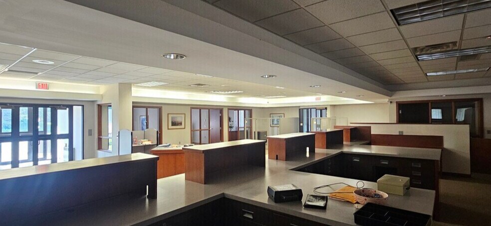 More Photos Of 2646 Noel Dr, Bellevue Storefront Retail Office For Lease