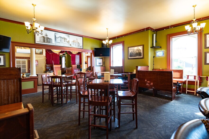 More Photos Of 311 Union St, The Dalles Restaurant For Sale