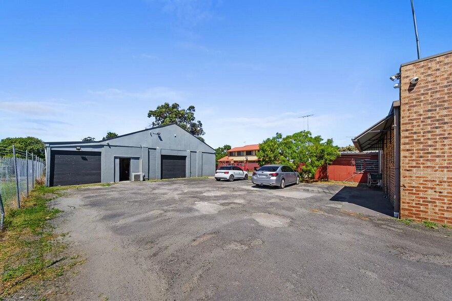 More Photos Of 514 George St, South Windsor Storefront For Lease