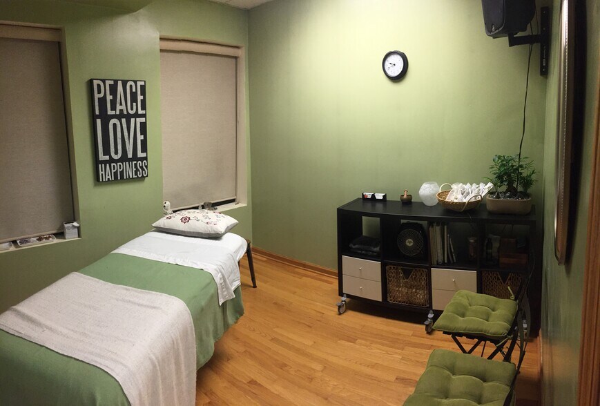 More Photos Of 366-368 Park Ave, Glencoe Loft Creative Space For Lease