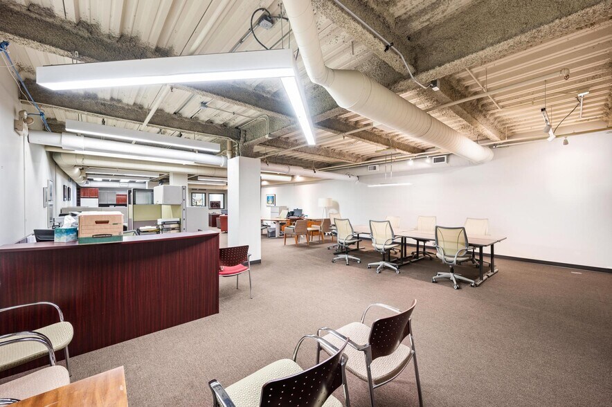 More Photos Of 1617-1619 N Clybourn Ave, Chicago Storefront Retail Office For Lease