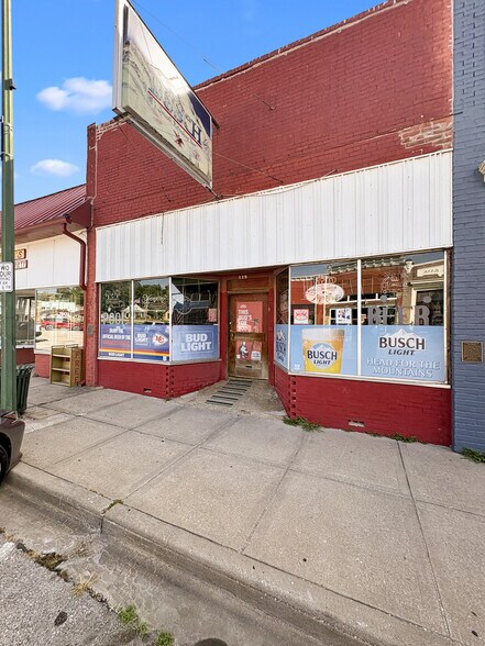Primary Photo Of 119 S 1st St, Pleasant Hill Specialty For Sale