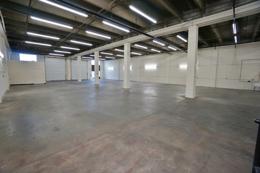 More Photos Of 3800-3842 West St, Landover Warehouse For Lease