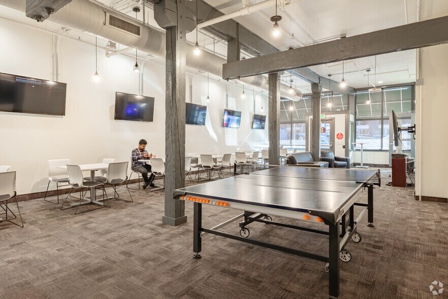 More Photos Of 1601 17th St, Denver Office For Sale