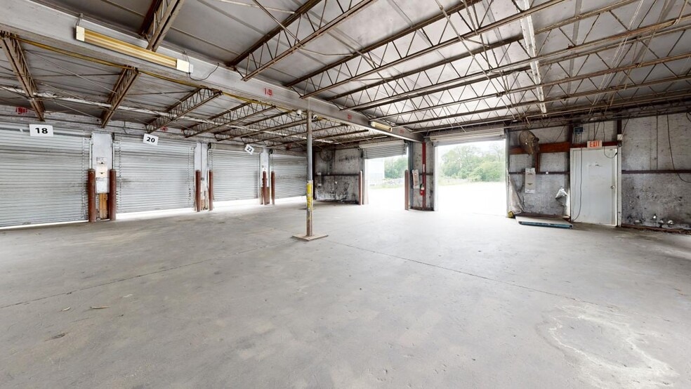 More Photos Of 1333 N Market St, Shreveport Truck Terminal For Lease
