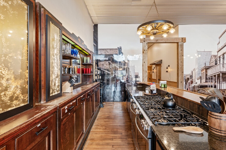 More Photos Of 417 Main St, Ashton Specialty For Sale