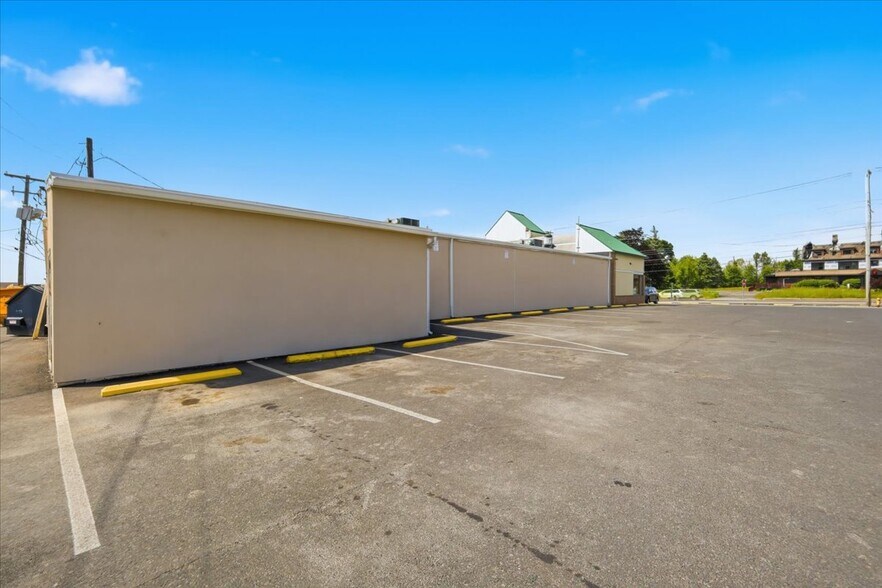 More Photos Of 1235 Pocono Blvd, Mount Pocono Freestanding For Sale