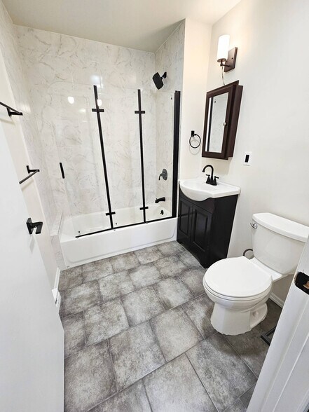 More Photos Of 686 Eagle Ave, Bronx Apartments For Sale