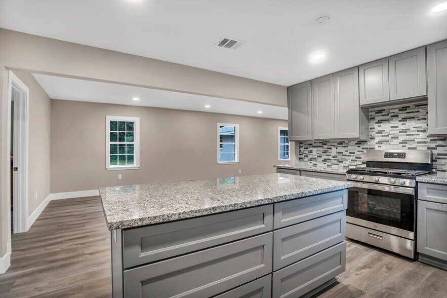 More Photos Of 601 Spring St, Round Rock Office Residential For Lease