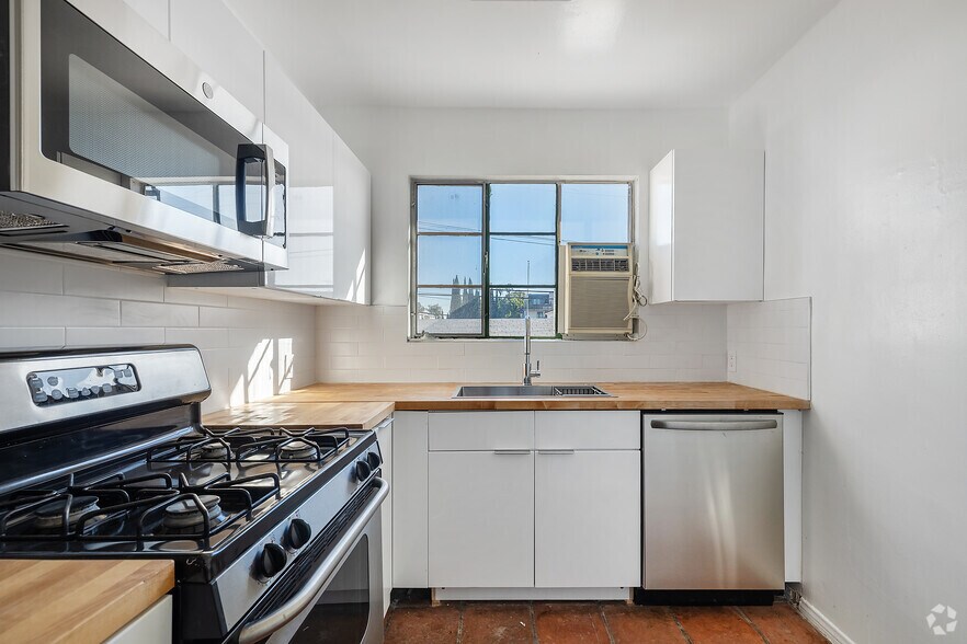 More Photos Of 1260 N Hayworth Ave, West Hollywood Apartments For Sale