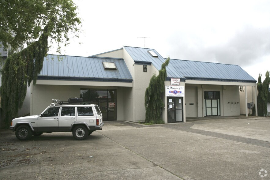 More Photos Of 18918-18922 SW Shaw St, Beaverton Showroom For Sale