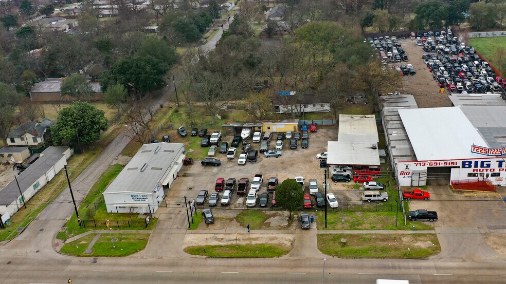 More Photos Of 7215 N Shepherd Dr, Houston Auto Repair For Sale