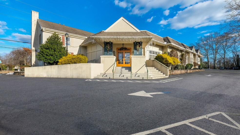 More Photos Of 1373 Easton Rd, Warrington Restaurant For Sale