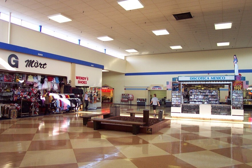 More Photos Of 2135-2251 Belvidere Rd, Waukegan Unknown For Lease