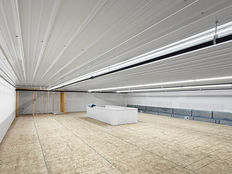 More Photos Of 1911 NE 58th Ave, Des Moines Industrial For Sale