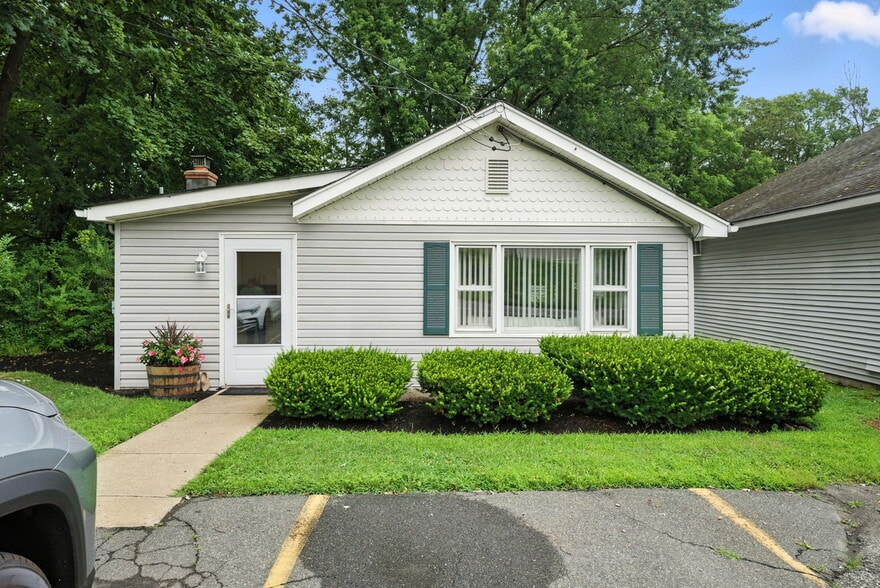 More Photos Of 260 Espanong Rd, Lake Hopatcong Restaurant For Sale
