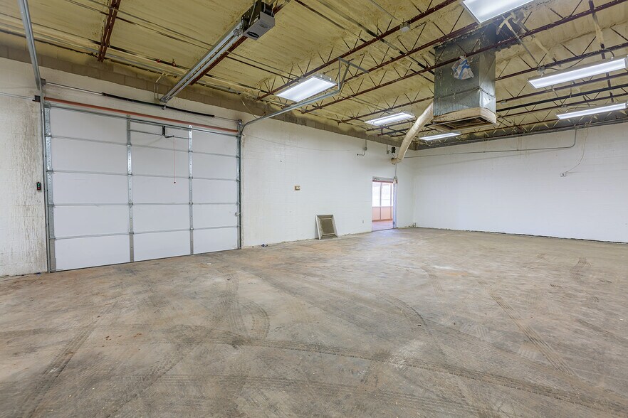 More Photos Of 8713 E Main, Midwest City Light Distribution For Sale