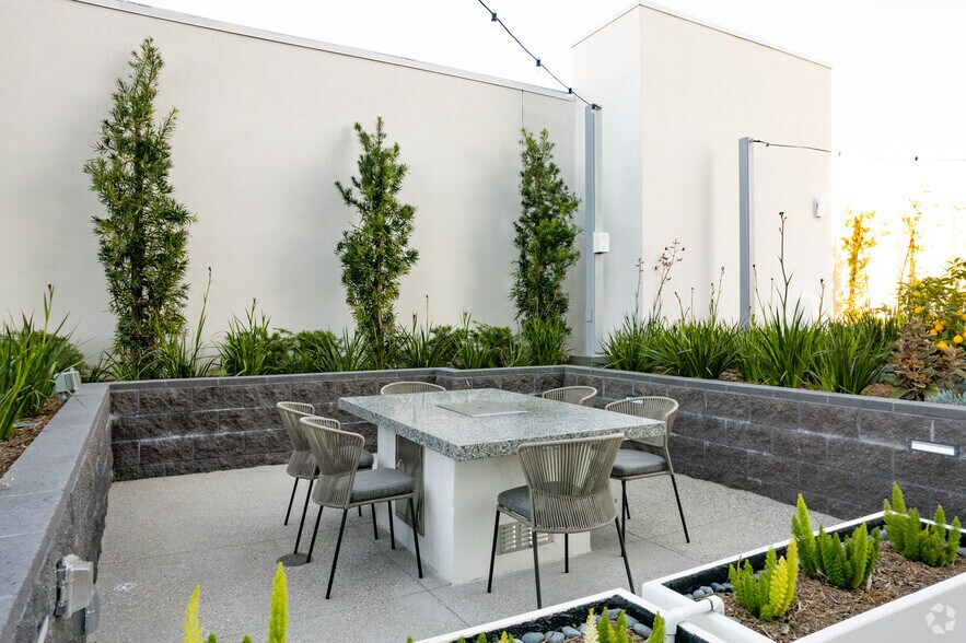 More Photos Of 2801 Sunset Pl, Los Angeles Apartments For Lease