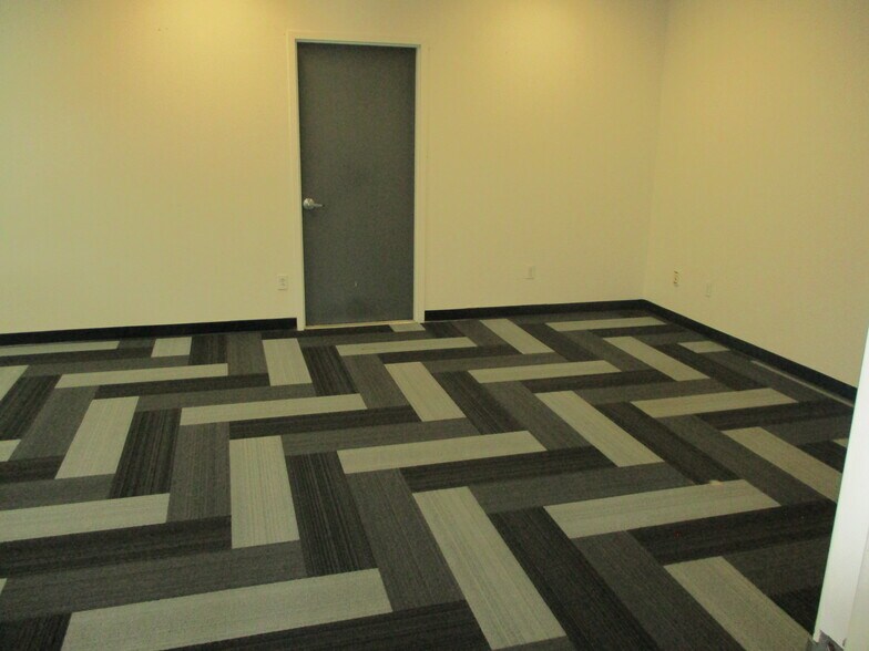 More Photos Of 900 Jefferson Rd, Rochester General Retail For Lease