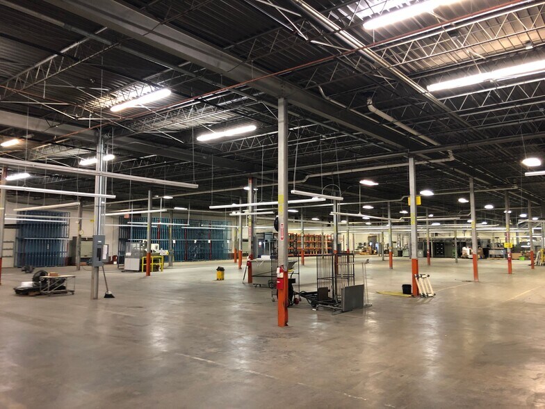 More Photos Of 2901 S Madison St, Wichita Manufacturing For Lease