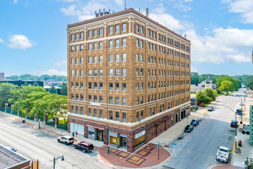 Primary Photo Of 1003 Central Ave, Fort Dodge Office For Sale