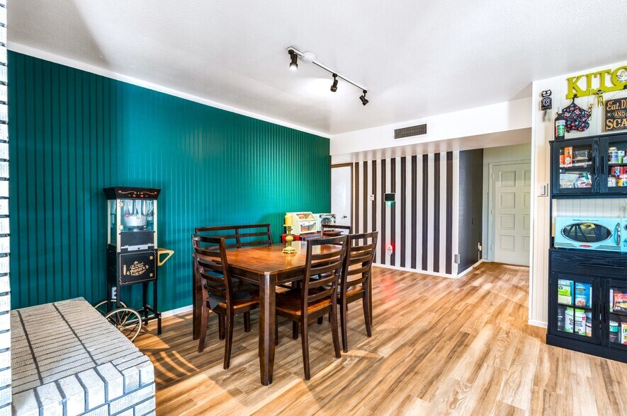 More Photos Of 613 Jane St NE, Albuquerque Flex For Sale