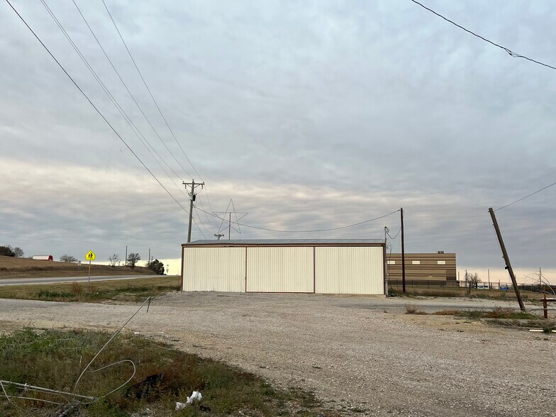 More Photos Of 14201 S State Highway 95, Coupland Land For Sale