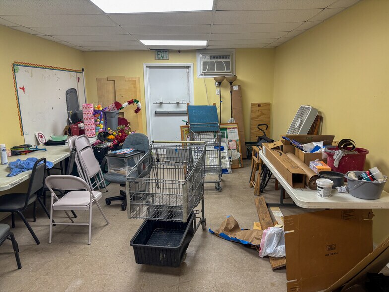 More Photos Of 7860A Dorchester Rd, North Charleston Distribution For Sale