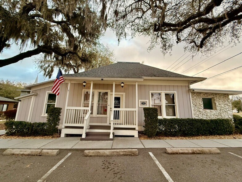 More Photos Of 169 W Broadway St, Oviedo Medical For Lease