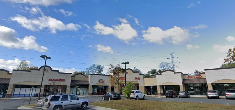 More Photos Of 20693 Ashburn Rd, Ashburn General Retail For Lease