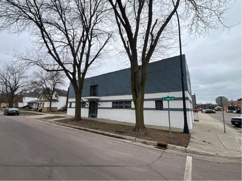More Photos Of 400 S Front St, Saint Peter Office For Sale