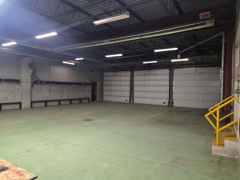 More Photos Of 102 Chetac Ave, Birchwood Industrial For Lease