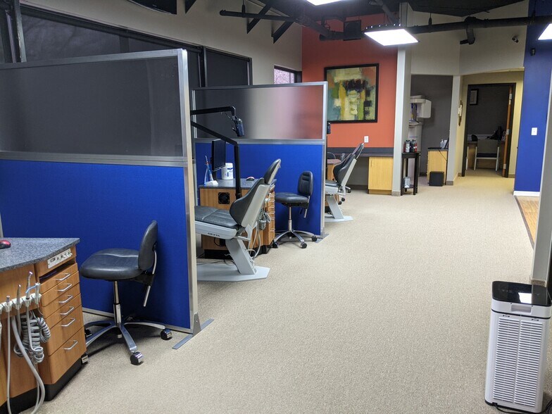More Photos Of 800 Ayrault Rd, Fairport Medical For Lease