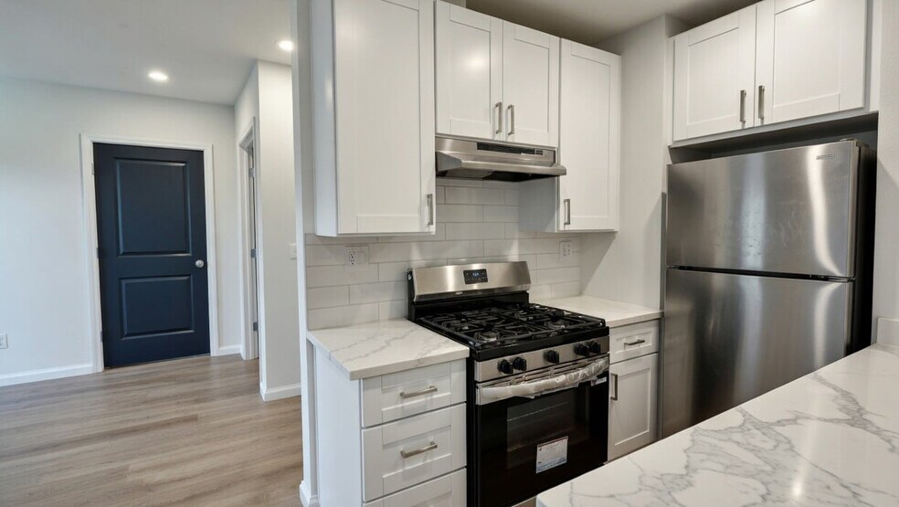 More Photos Of 323 E Chestnut St, Glendale Apartments For Sale