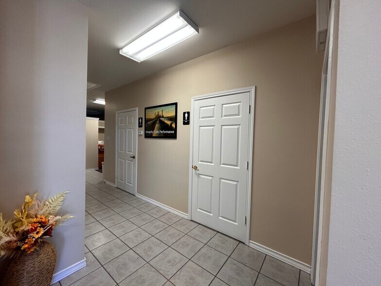 More Photos Of 2527 Highway 361, Ingleside Office For Lease
