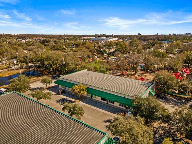 More Photos Of 3239 Old Winter Garden Rd, Orlando Flex For Sale