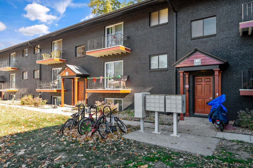 Primary Photo Of 341 E Loula St, Olathe Apartments For Sale