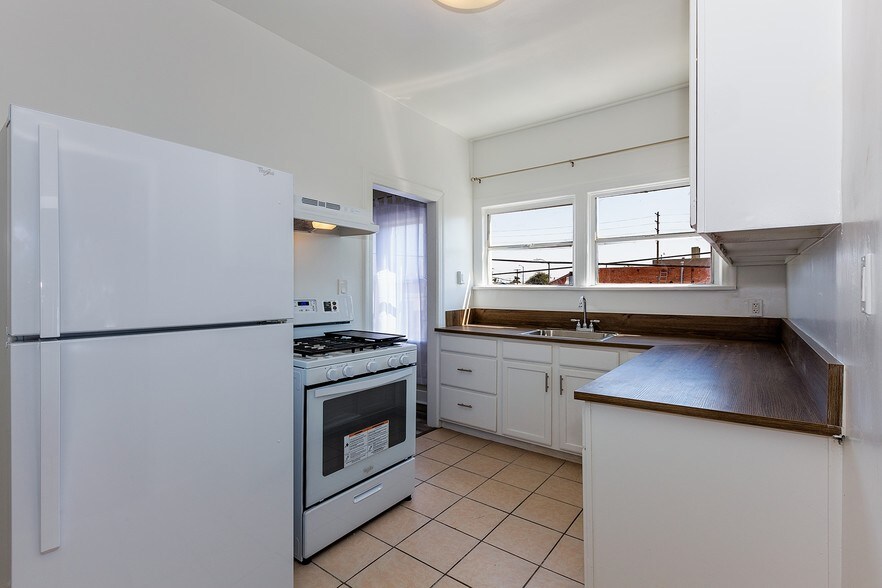 More Photos Of 1716-1718 W 45th St, Los Angeles Multifamily For Sale