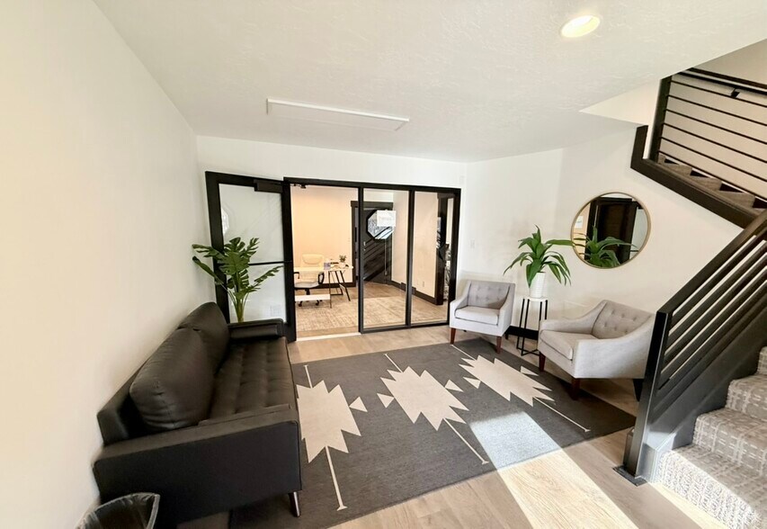 More Photos Of 60 W Canyon Crest Rd, Alpine Office For Lease