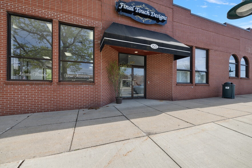 More Photos Of 150 E University Dr, Rochester Storefront Retail Office For Lease