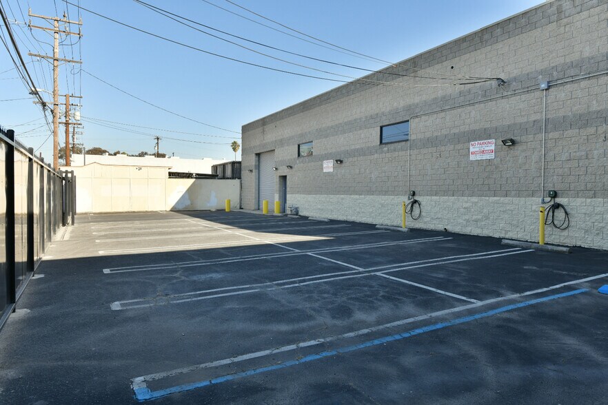 More Photos Of 11837-11845 Teale St, Culver City Warehouse For Lease